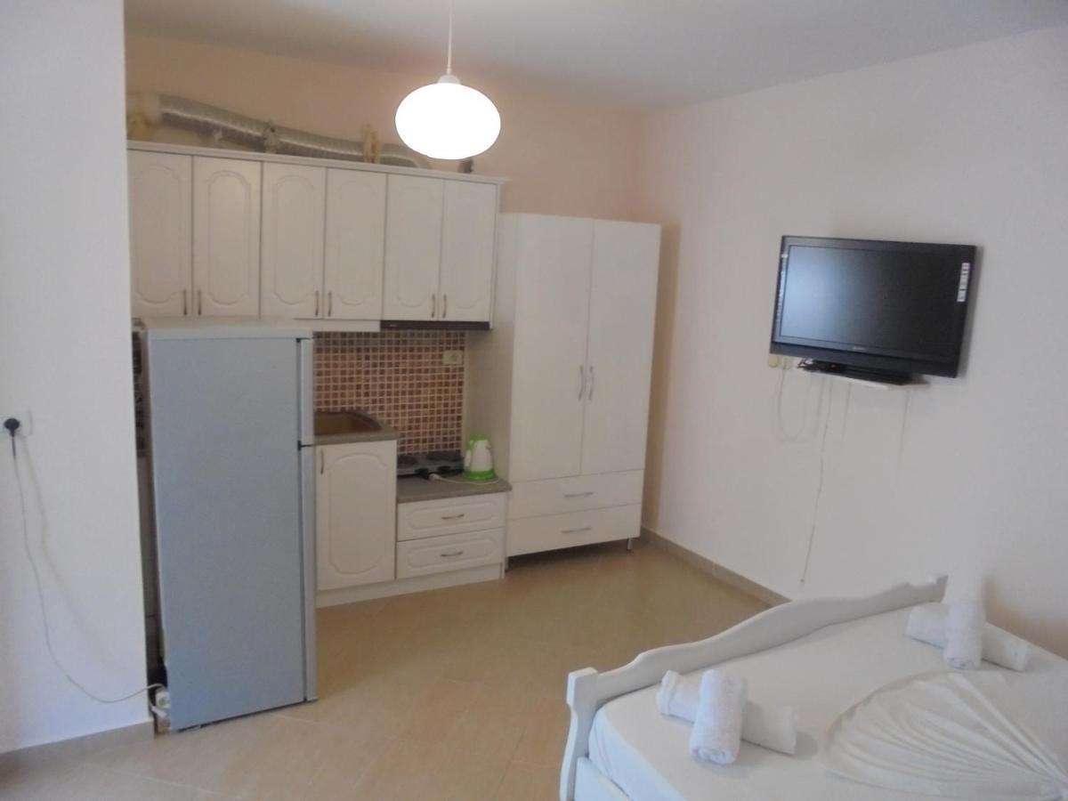 Zacaj Hotel Ksamil Esterno foto