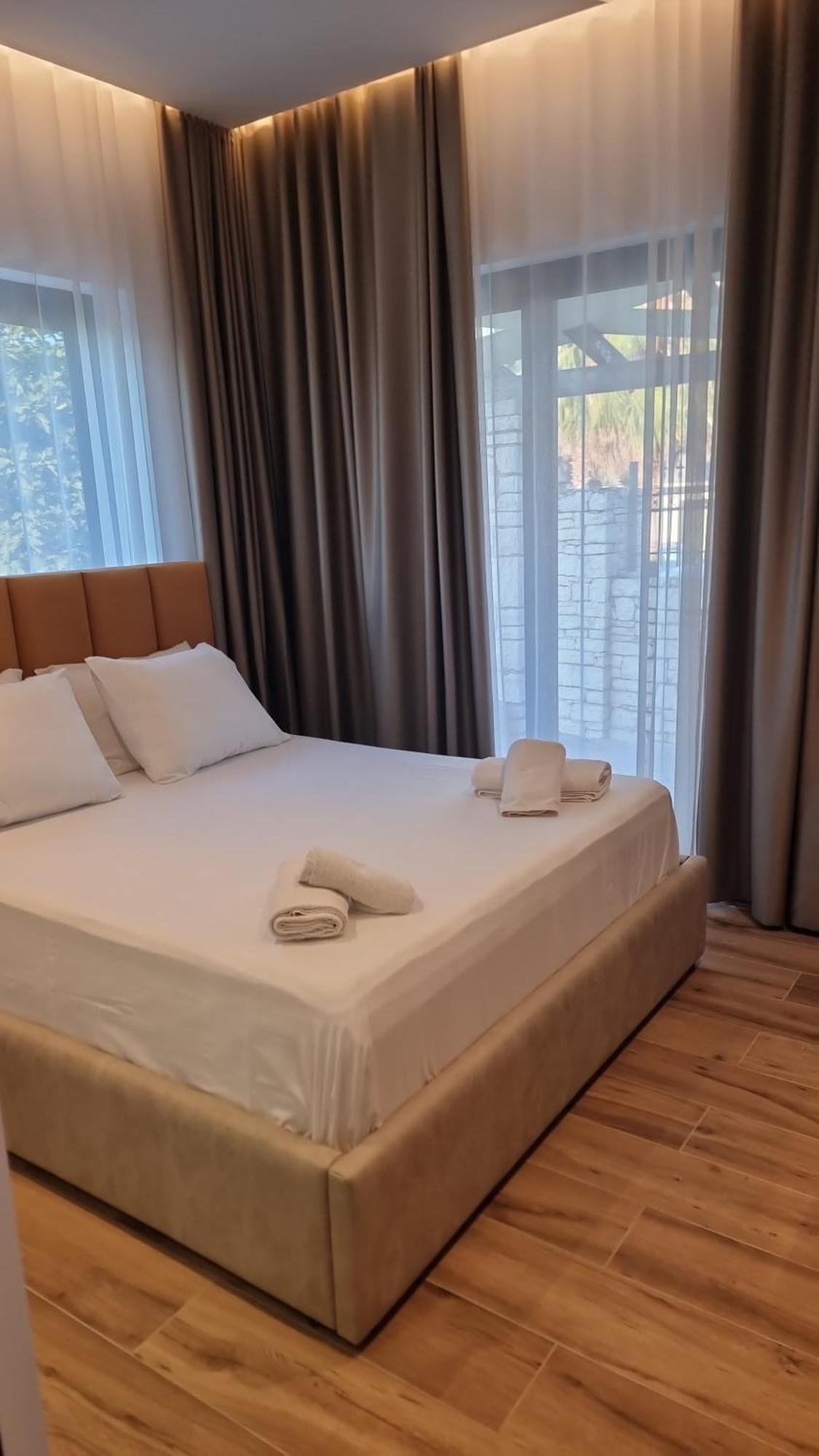 Zacaj Hotel Ksamil Esterno foto